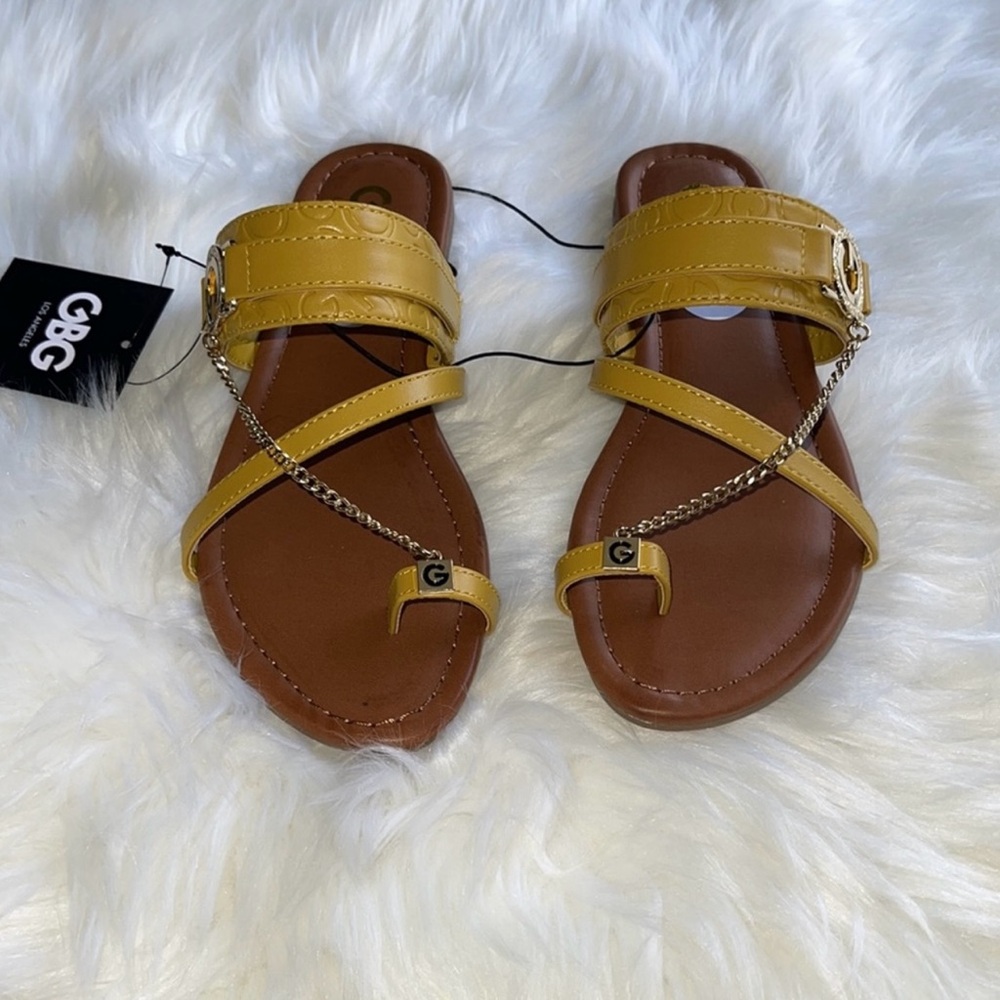 Guess GBG Los Angeles Lock Chain Sandals Slide Flat.. NWT